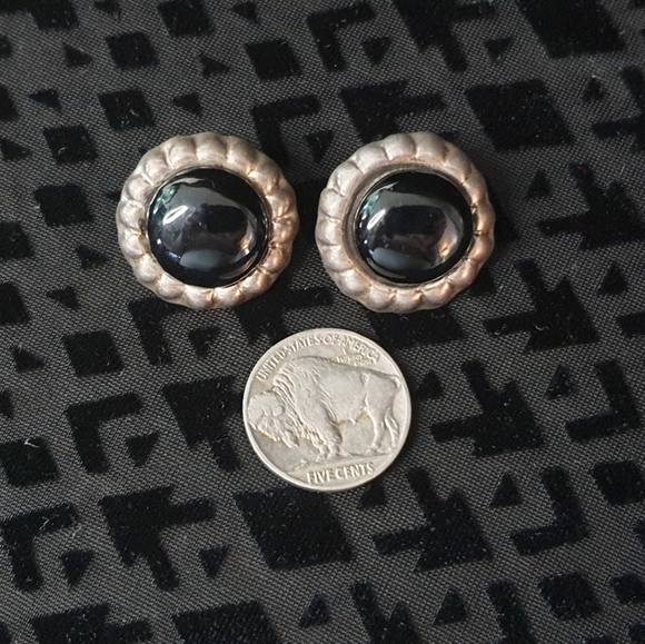 { vintage } Onyx & Sterling Silver Earrings - Picture 8 of 9